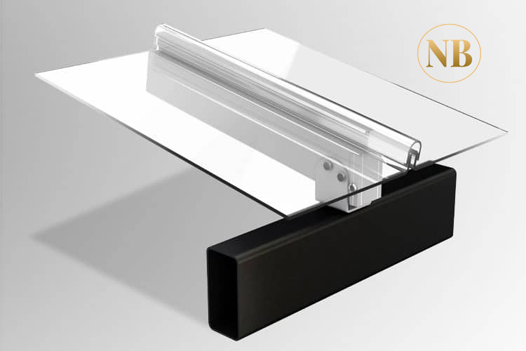 Lớp phủ UV là một lớp bảo vệ siêu mỏng được phủ lên bề mặt tấm Polycarbonate