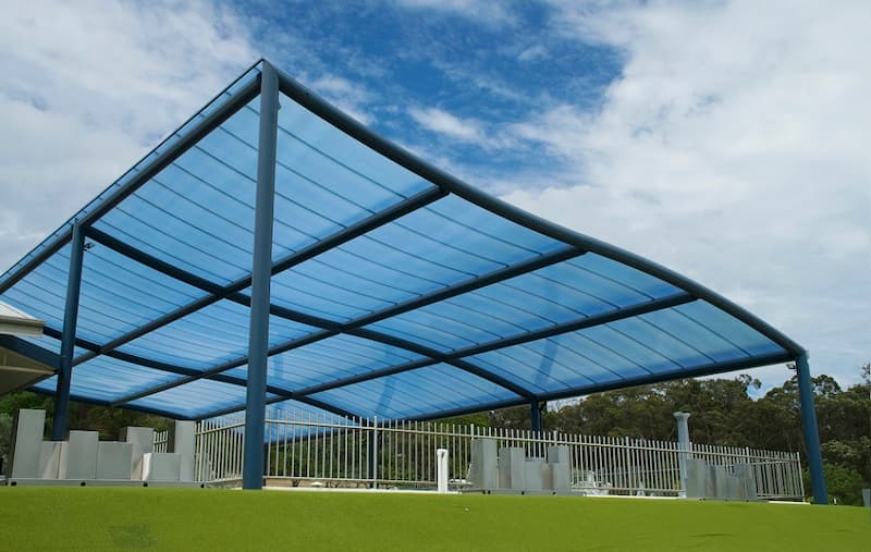 Tấm Polycarbonate có khả năng chịu lực và độ bền vượt trội